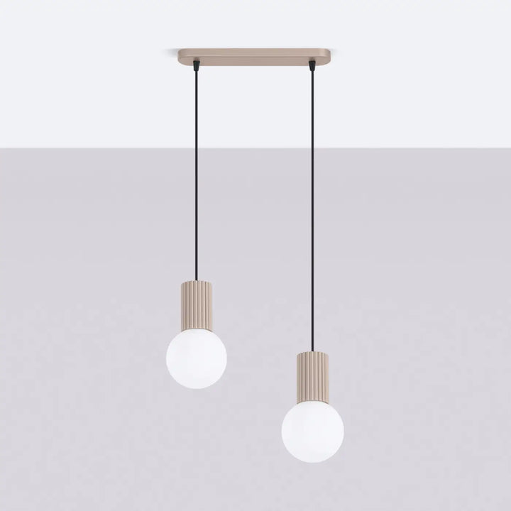 Suspension Halo taupe en ligne à globes opalins, éteinte