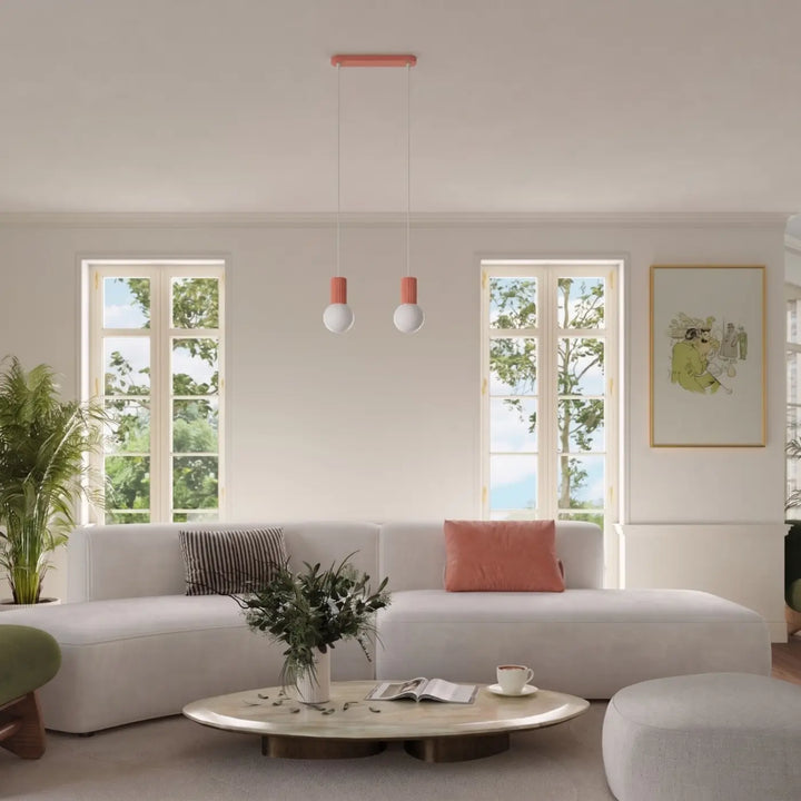 Suspension Halo pêche en ligne à globes opalins dans un intérieur contemporain