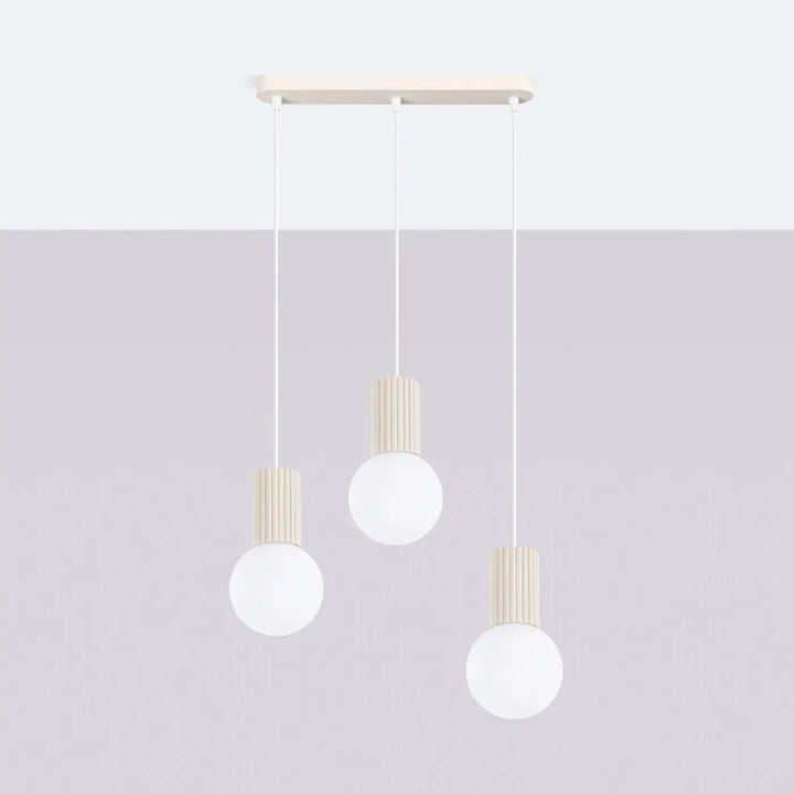 Suspension Halo beige en ligne à globes opalins, éteinte
