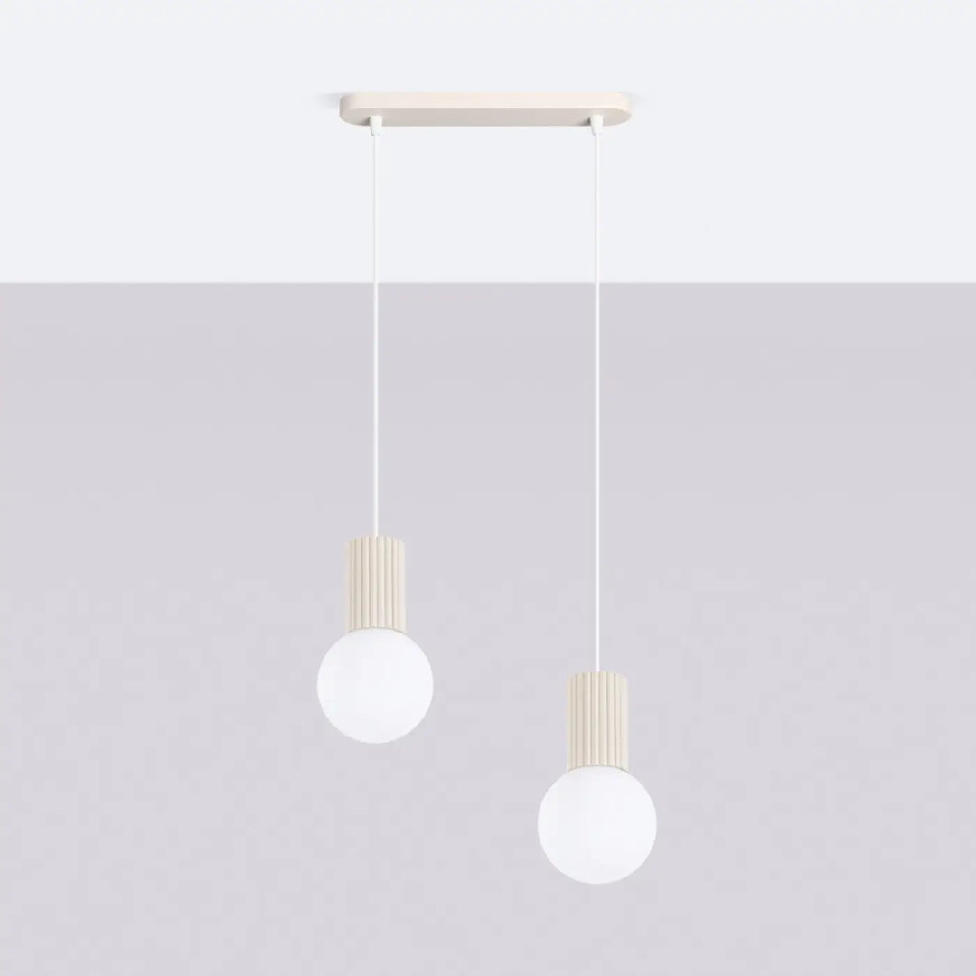 Suspension Halo beige en ligne à globes opalins, éteinte