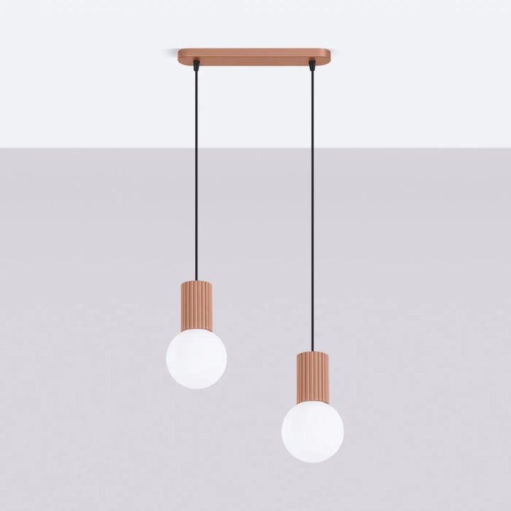 Suspension Halo moka en ligne à globes opalins, éteinte