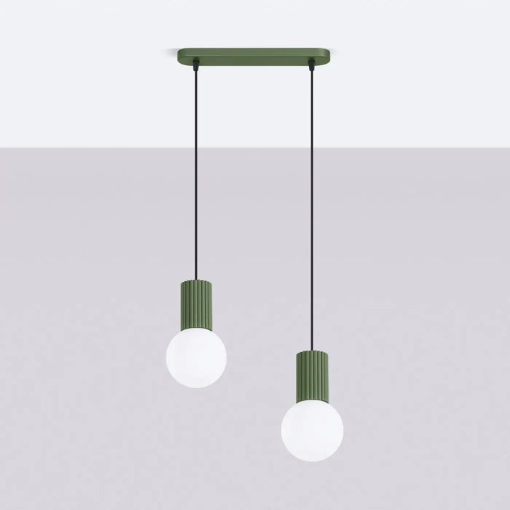 Suspension Halo vert olive en ligne à globes opalins, éteinte