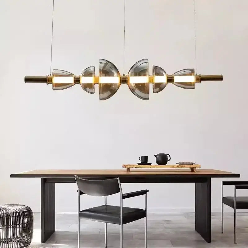 Suspension linéaire design moderne en métal doré et verre élégant

