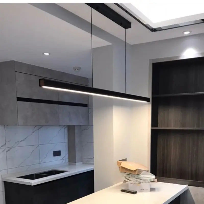 Suspension Linéaire LED Noire Design Moderne