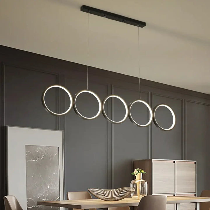 Suspension luminaire anneaux minimalistes et elégants
