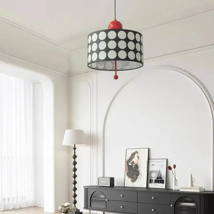 Suspension Luminaire au style rétro avec son abat-jour cylindrique


