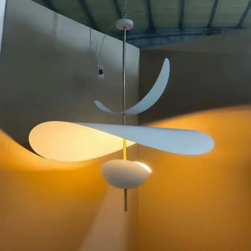 Suspension luminaire blanche design contemporain élégante