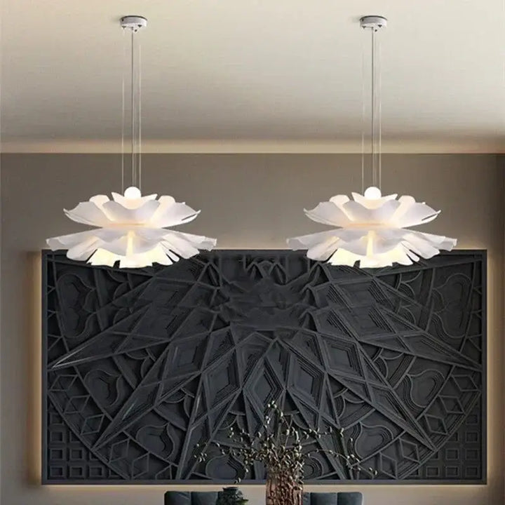 Suspension luminaire blanche en forme de fleur pour salon


