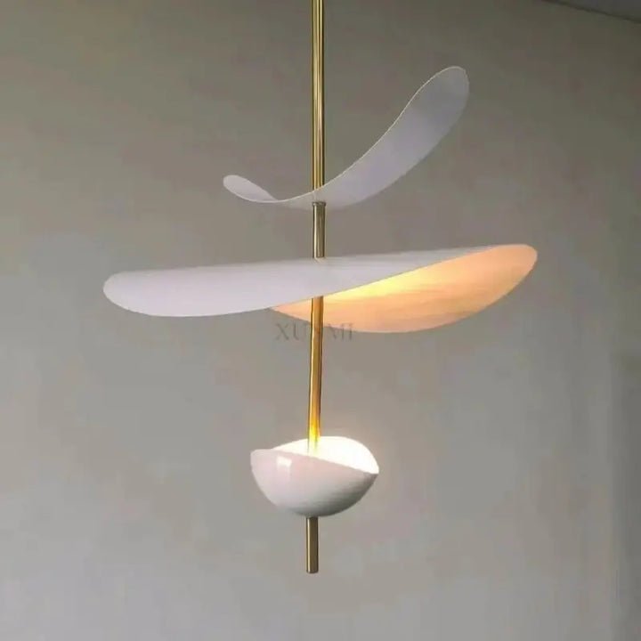Suspension luminaire blanche en forme de pétale moderne chic