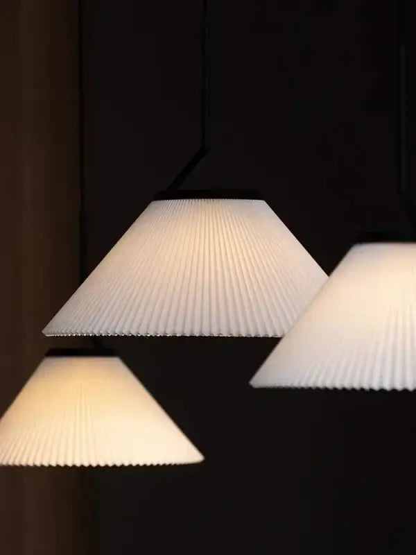 Suspension luminaire blanche au style nordique épurée