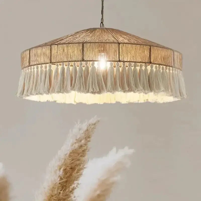 Suspension bohème chic en fibres naturelles chaleureux