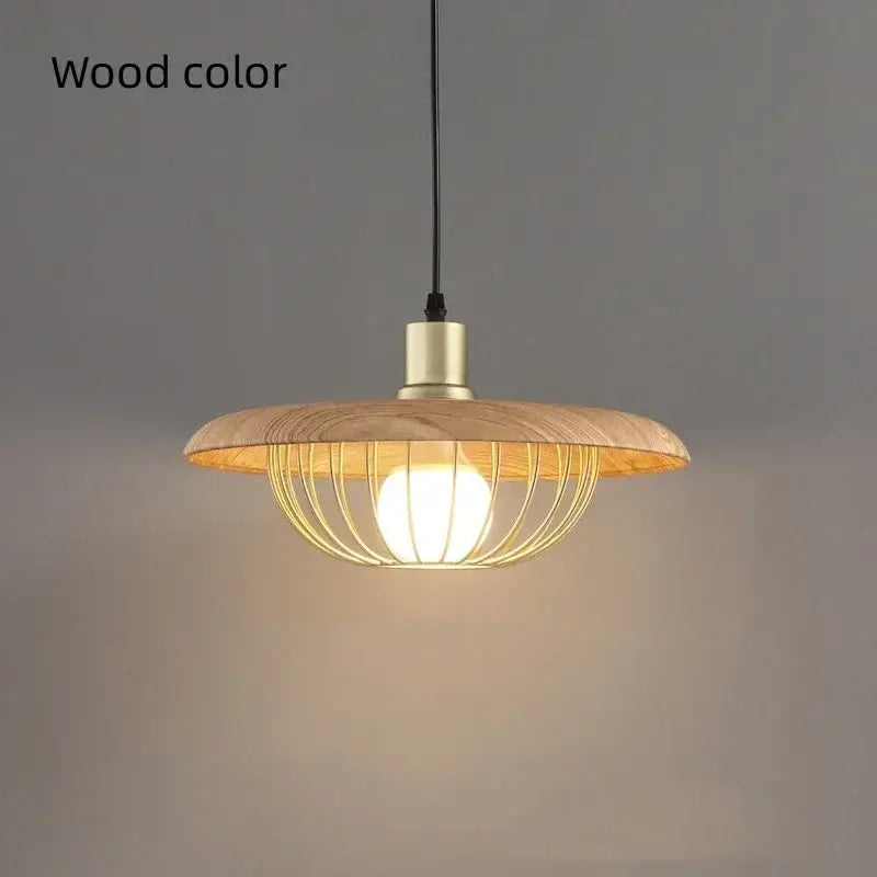 Suspension luminaire en bois et métal doré avec abat-jour rond chic