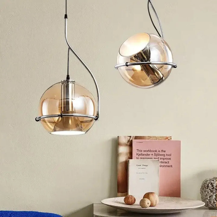 Suspension luminaire en boule de verre marron et spot LED argent

