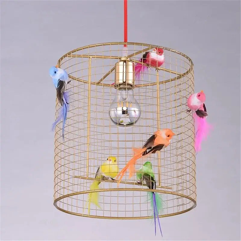 Suspension luminaire cage dorée avec oiseaux décoratifs chic