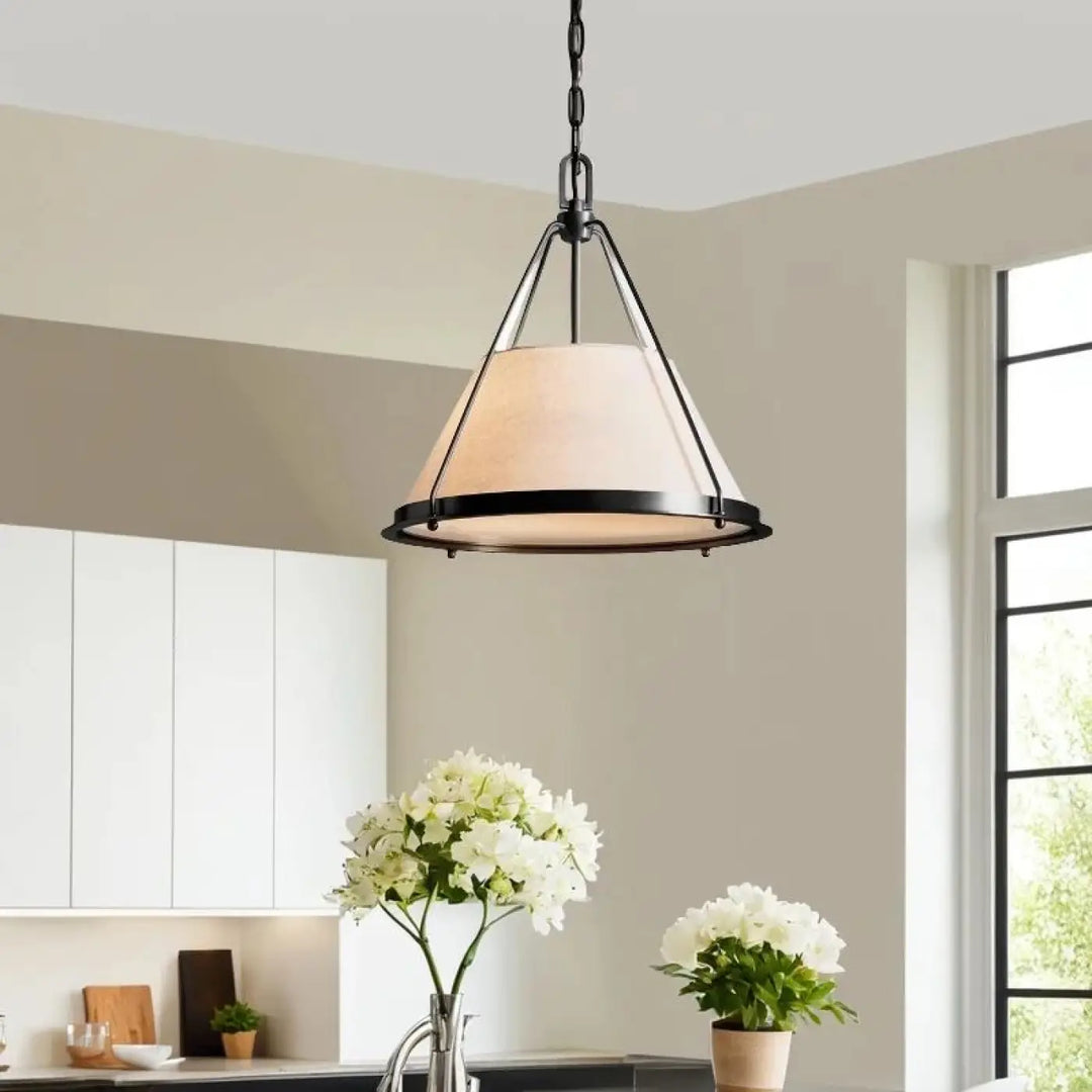 Suspension luminaire axon en métal noir avec abat-jour conique en tissu écru pour un luminaire chic