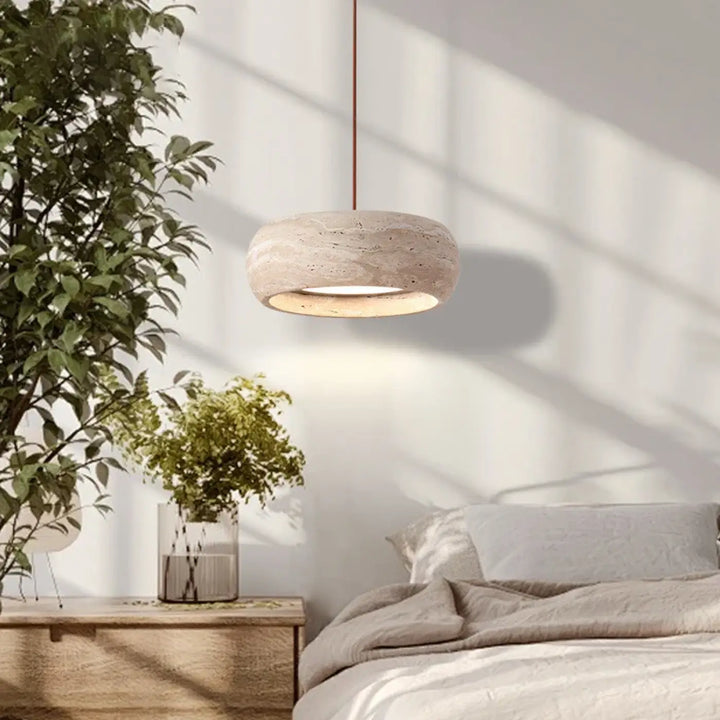 Suspension luminaire au style contemporain en pierre et métal