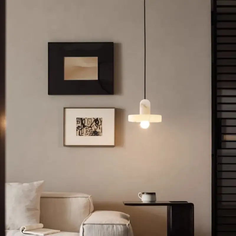 Suspension luminaire contemporaine en pierre marbrée design chic