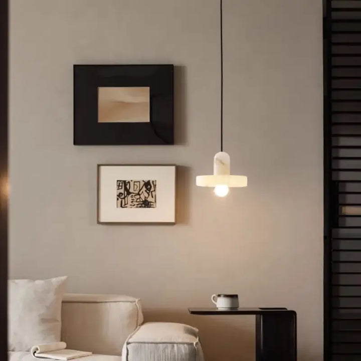 Suspension luminaire contemporaine en pierre marbrée design chic