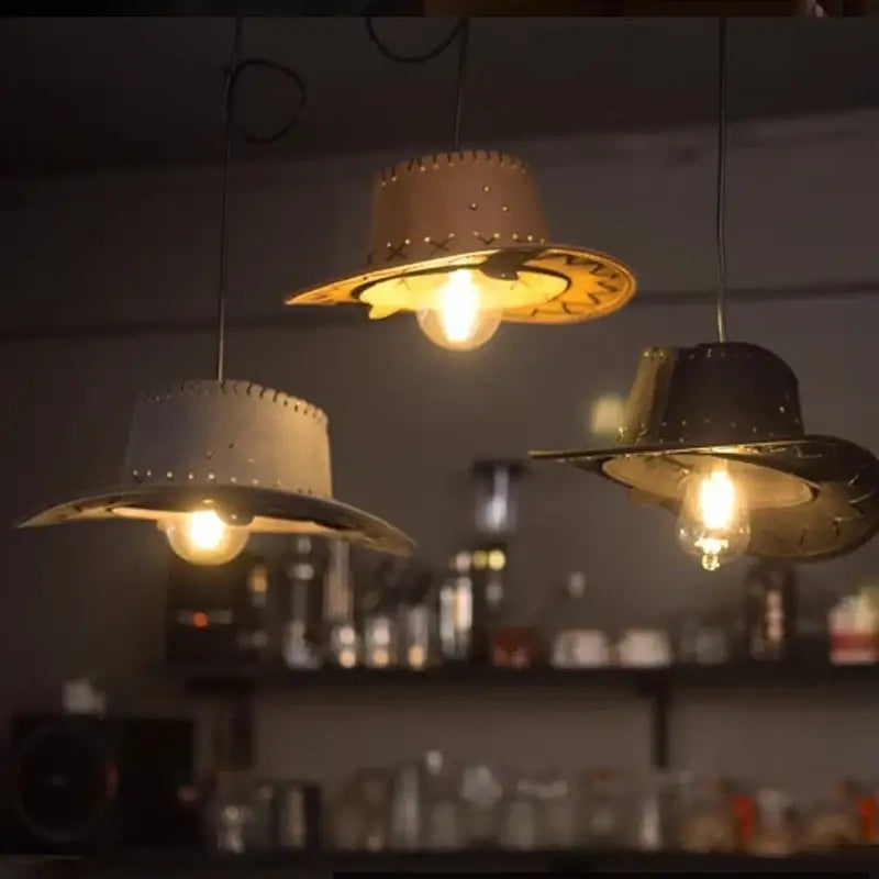 Suspension luminaire design chapeau western style vintage