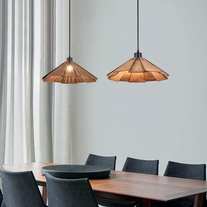 La suspension luminaire design épuré en bois naturel beige et marron