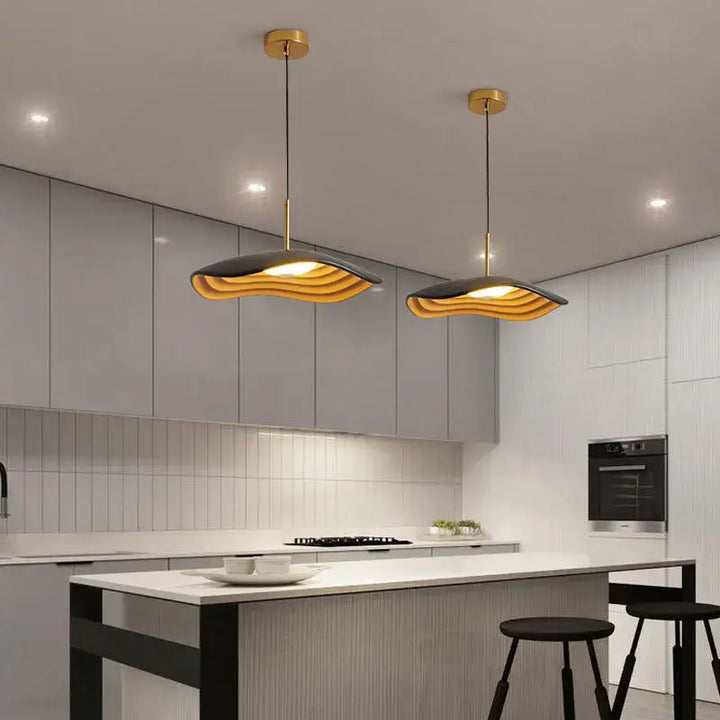 Suspension luminaire au design italien pour cuisine tendance

