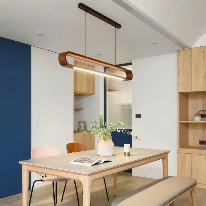 Suspension luminaire design linéaire en bois naturel élégant