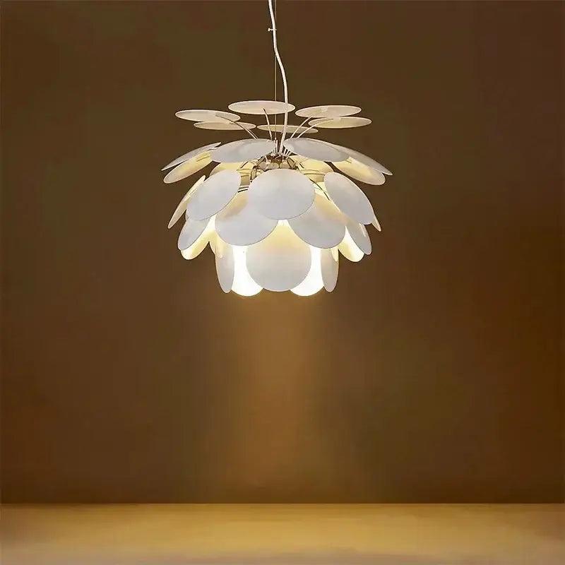 Suspension luminaire design moderne avec pétales blancs sublimes