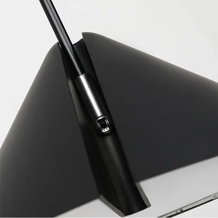 Suspension luminaire design noir forme conique élégante