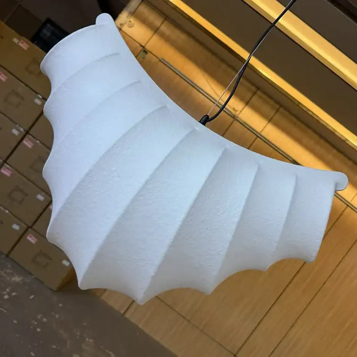 Suspension luminaire design ondulations élégantes et moderne