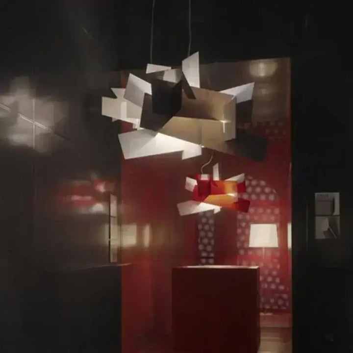 Suspension Luminaire Design Sculptural Rouge Ou Blanc Chic Élégant