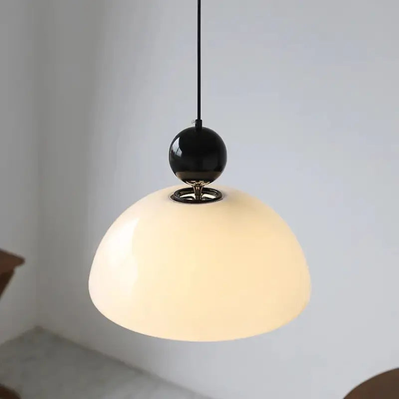 Suspension luminaire design en verre blanc scandinave moderne