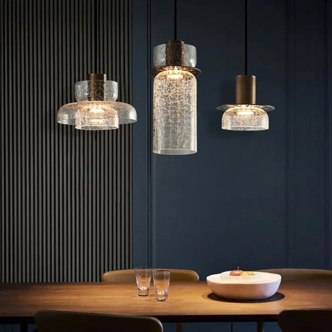 Suspension luminaire design en verre texturé et métal doré moderne