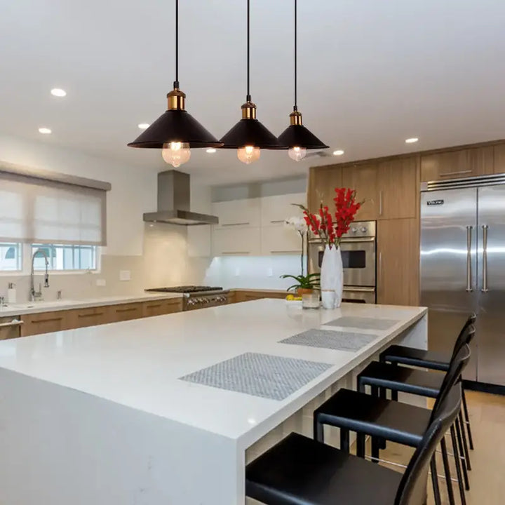 Suspension luminaire design vintage à trois éclairages noir et doré