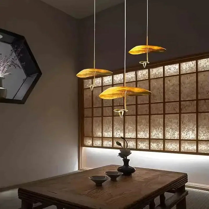 Suspension luminaire doré au design original pour salle à manger