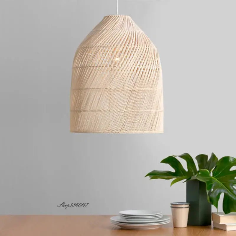 Suspension luminaire élégante en osier tressé façon lanterne

