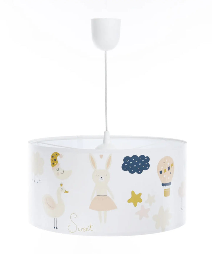 Suspension luminaire enfant blanc avec abat-jour cylindrique décoré de lapin rêveur et accessoires décoratifs pastel