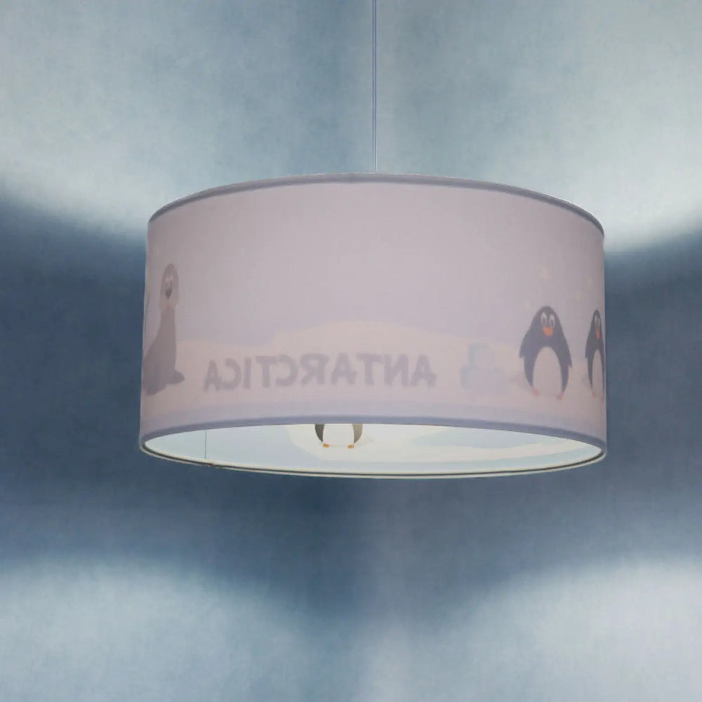 Suspension luminaire classic sweet dreams avec abat-jour cylindrique lavande et illustrations blanches de pingouins et phoques