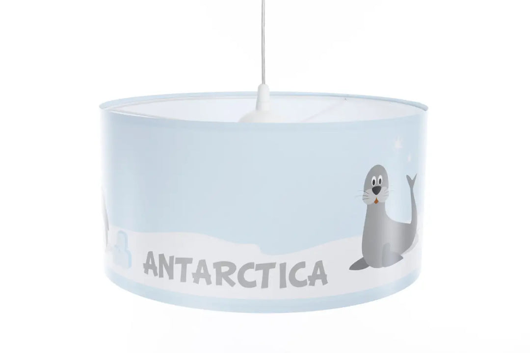 Suspension luminaire bleu clair avec dessin de phoque blanc et texte antarctica pour décoration intérieure