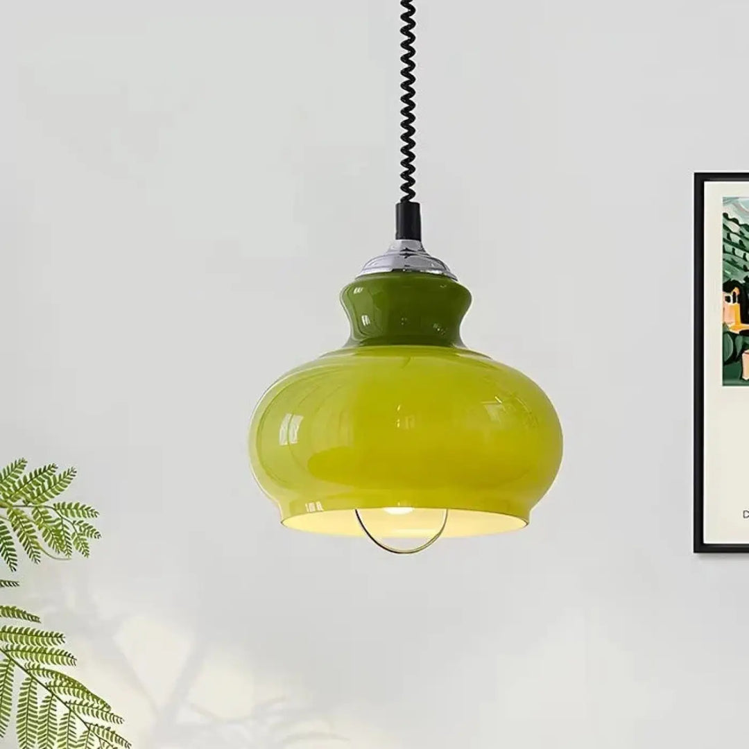 Suspension luminaire épurée en verre vert lime vibrant avec cordon noir enroulé au design arrondi élégant bauhaus