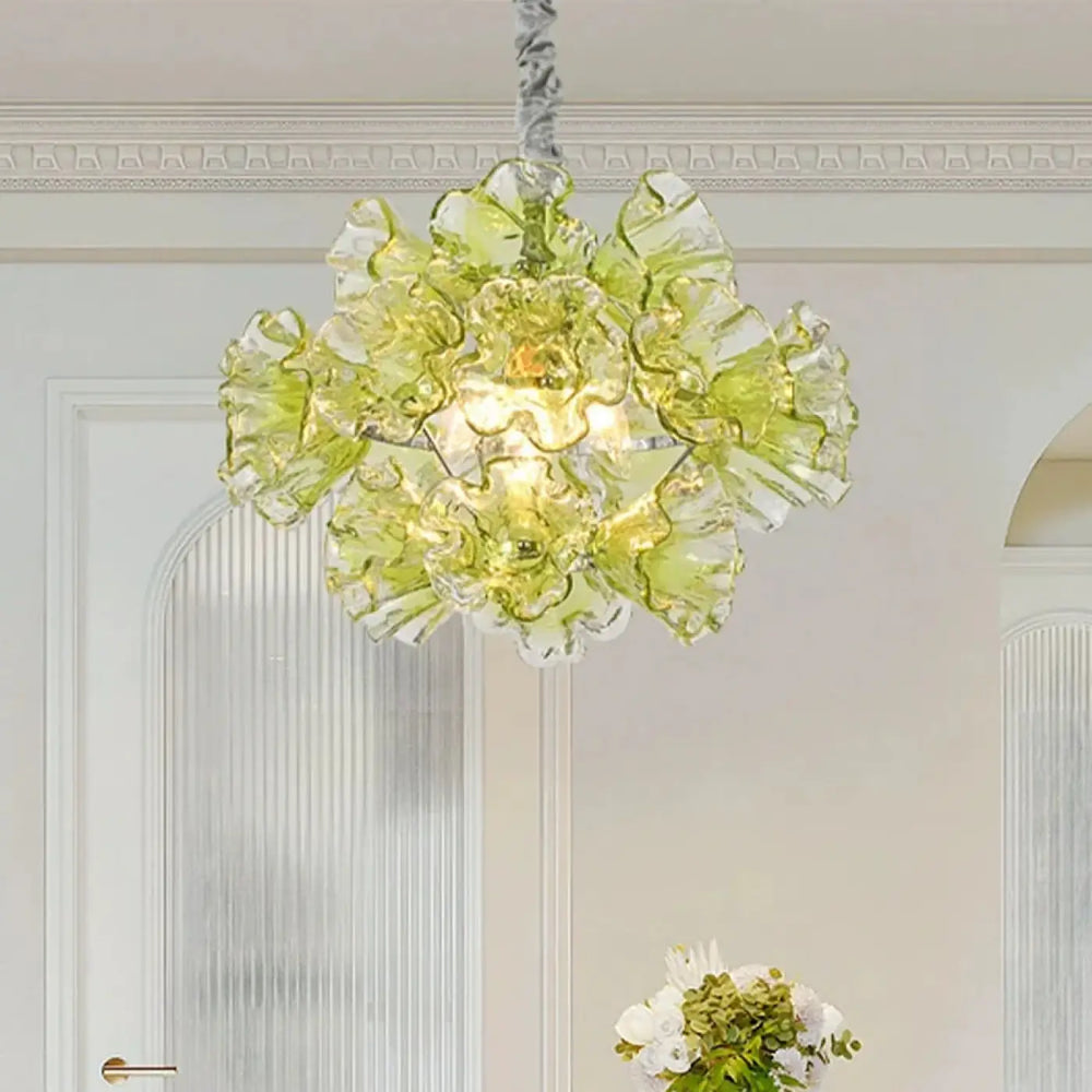 Suspension luminaire murano en verre translucide vert lime avec abat-jour ondulé pour une ambiance douce et élément décoratif élégante