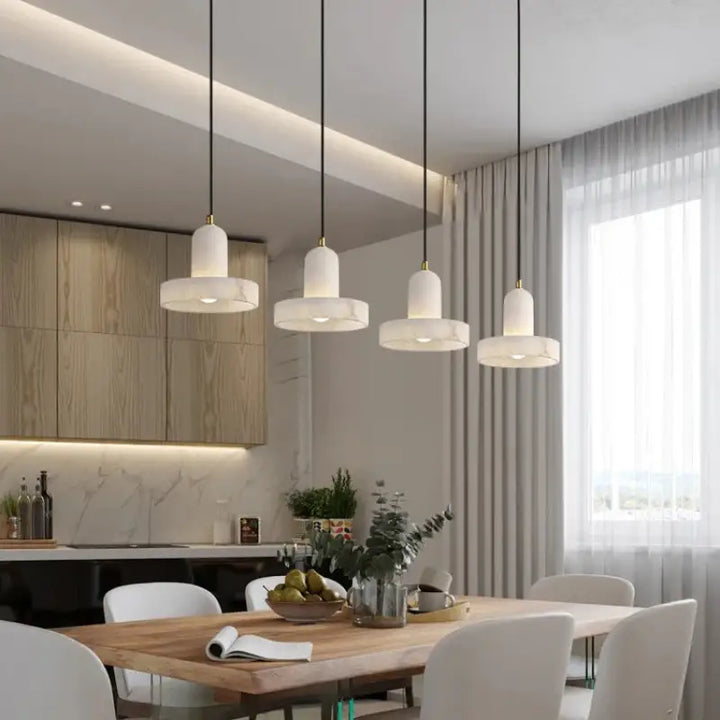 Suspension en marbre et doré design moderne blanc luxe