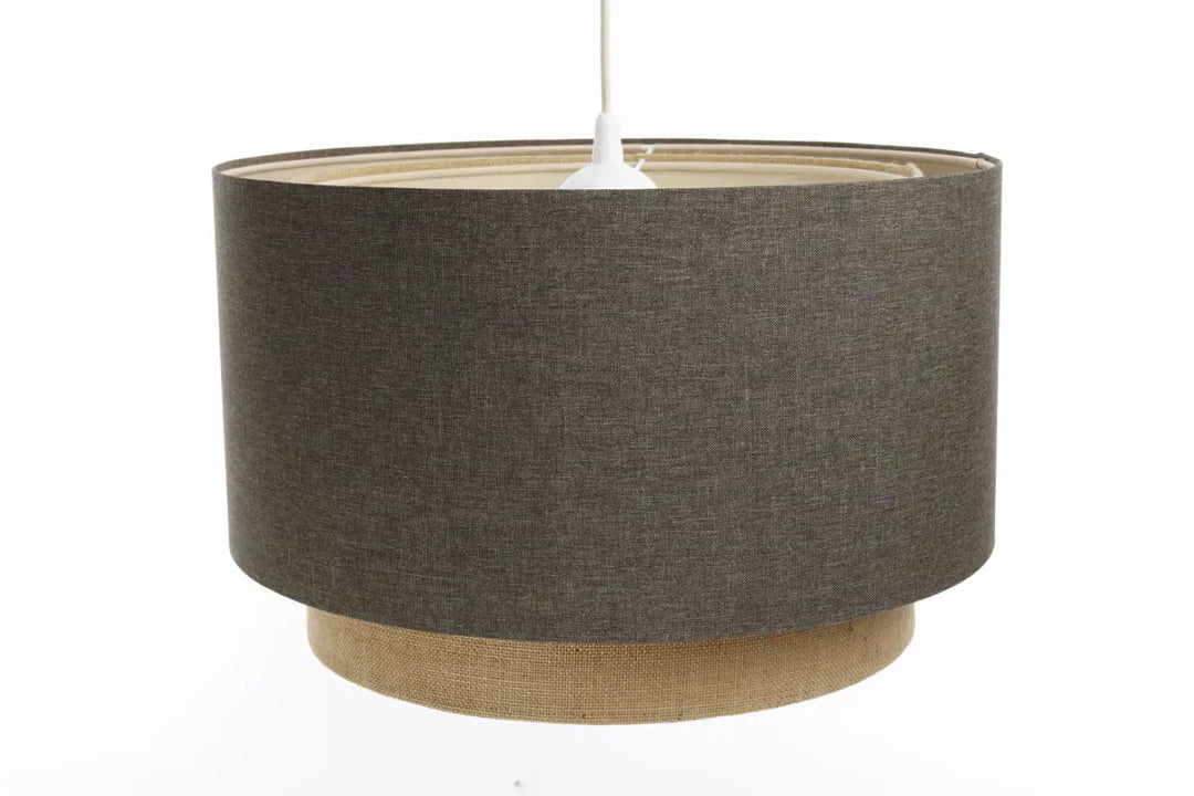 Suspension luminaire marron gris en tissu texturé gris foncé avec base en toile de jute beige naturel