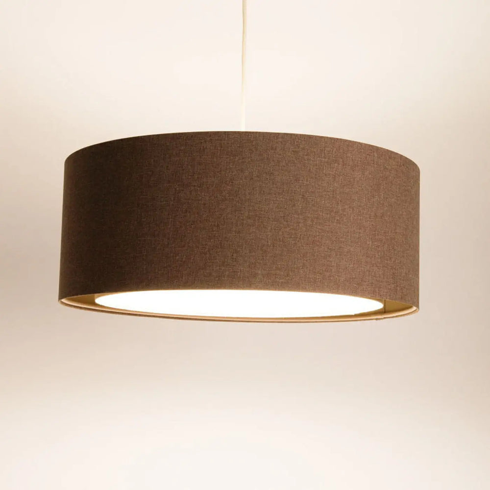 Suspension luminaire marron sable en tissu texturé marron avec intérieur doré pour une ambiance boho élégante