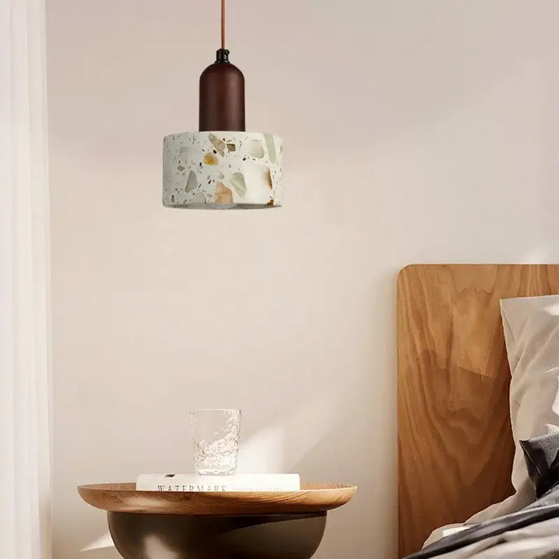 Suspension luminaire en métal avec abat-jour marbré design élégant