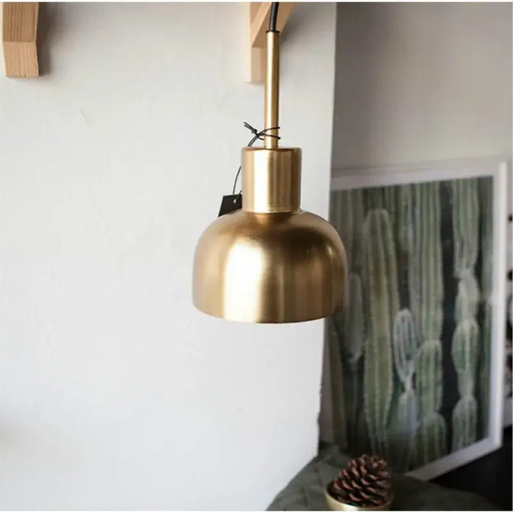 Suspension luminaire en métal doré à lumière blanche design