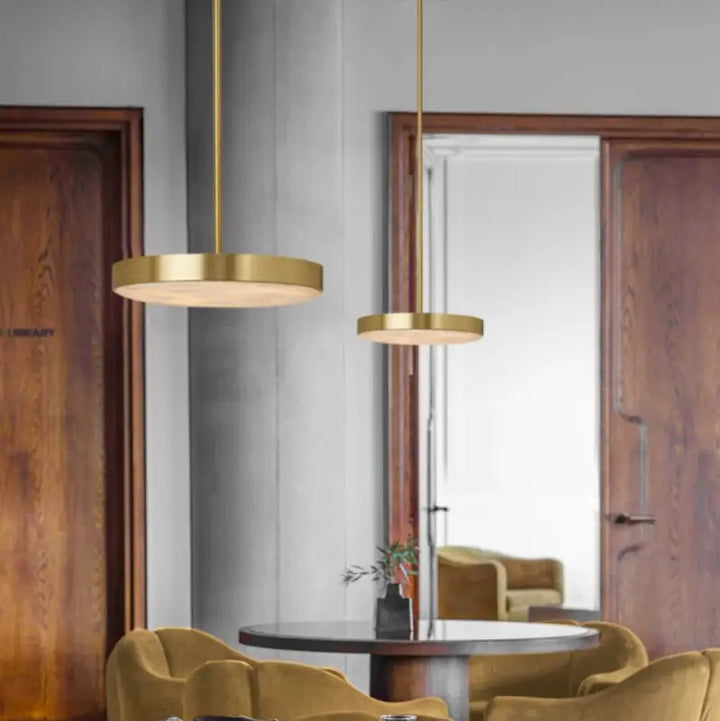 Suspension luminaire en métal avec lampe en marbre design