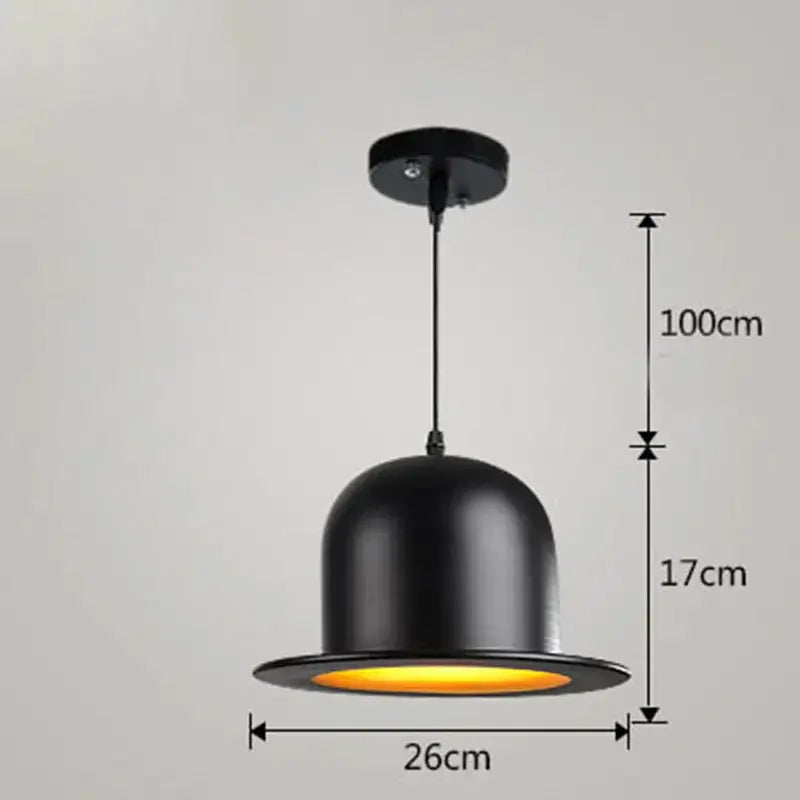 Suspension luminaire métal noir avec réflecteur doré chaleureux