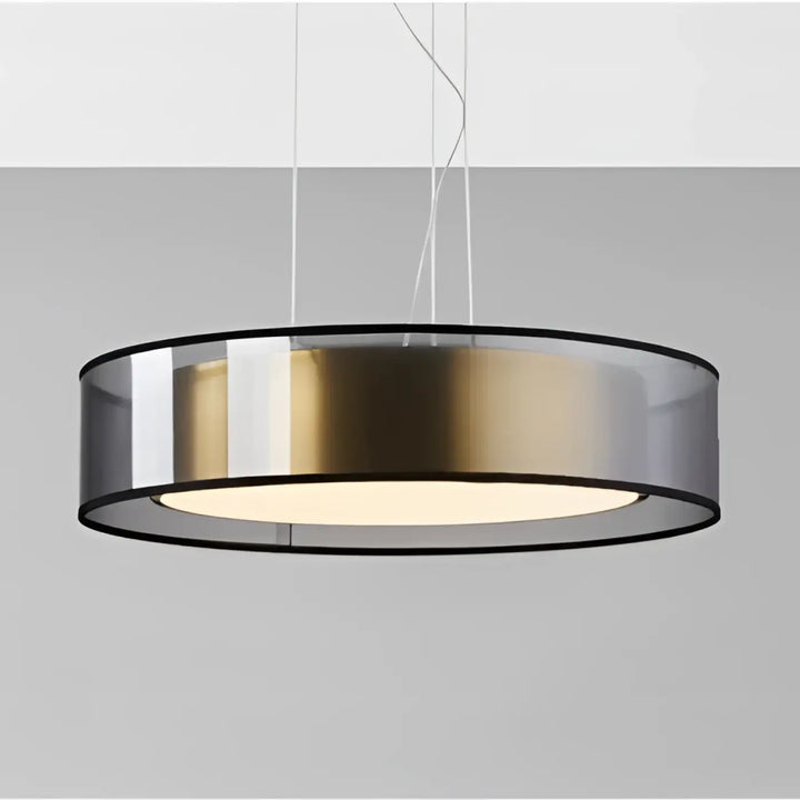 Suspension luminaire kylos avec cadre métallique doré et noir, verre fumé transparent et lumière chaude douce