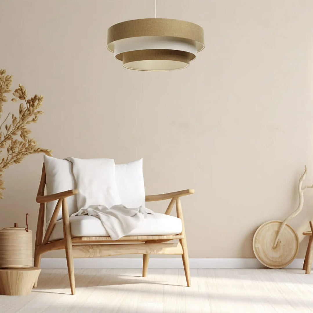 Suspension luminaire moderne beige à étages avec texture tissée et design circulaire concentrique triniti boho élégant moutarde crème ecru