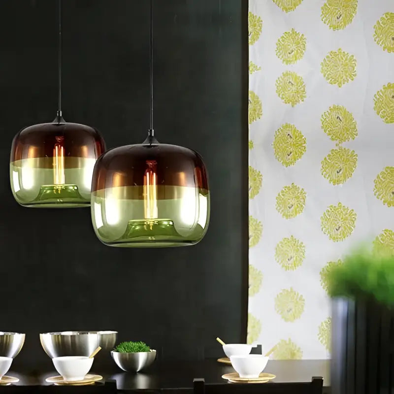 Suspension luminaire moderne en verre coloré design élégant